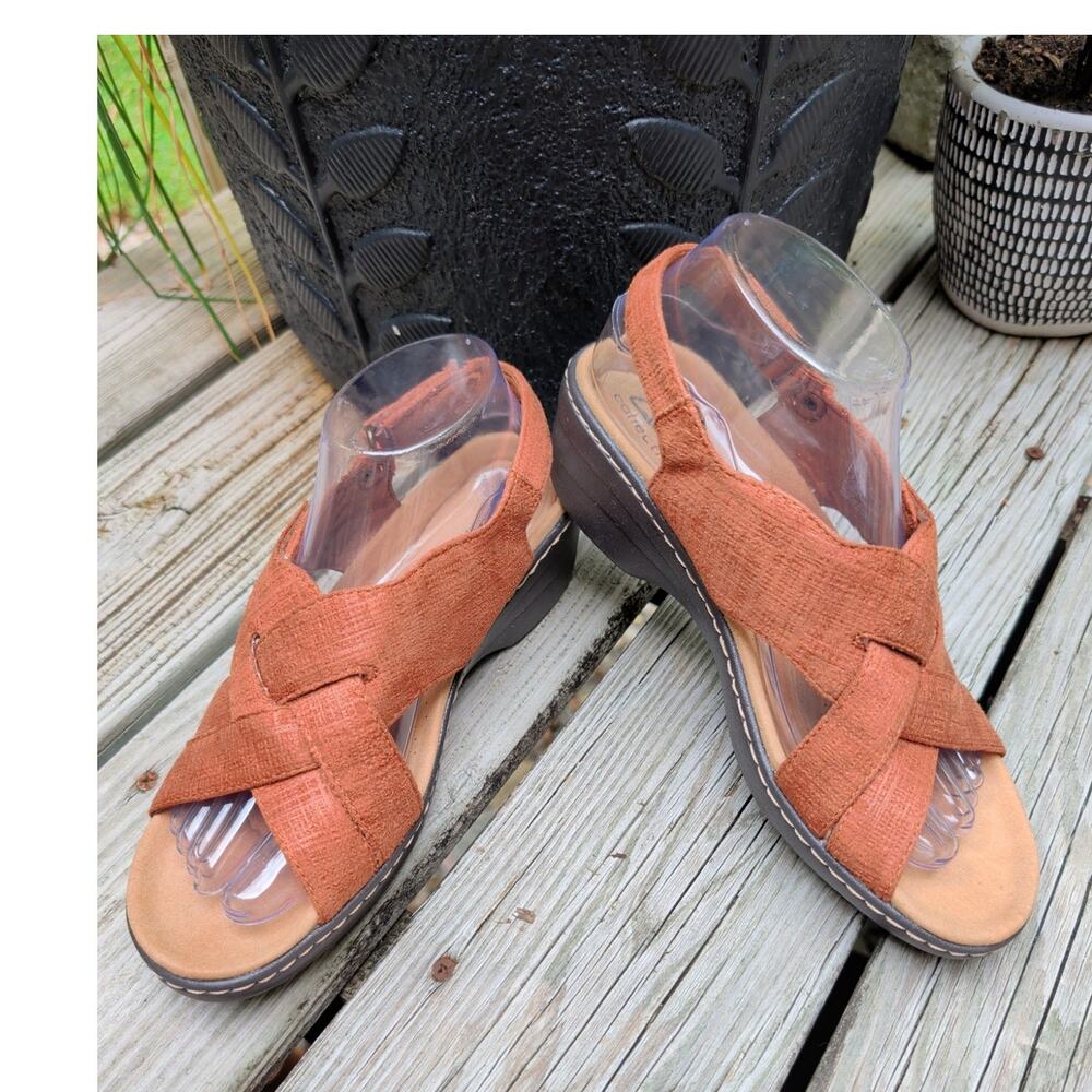 Clarks Collection Merliah Echo Sandals Brown Rust 8.5 Strappy Wedge Foam Footbed